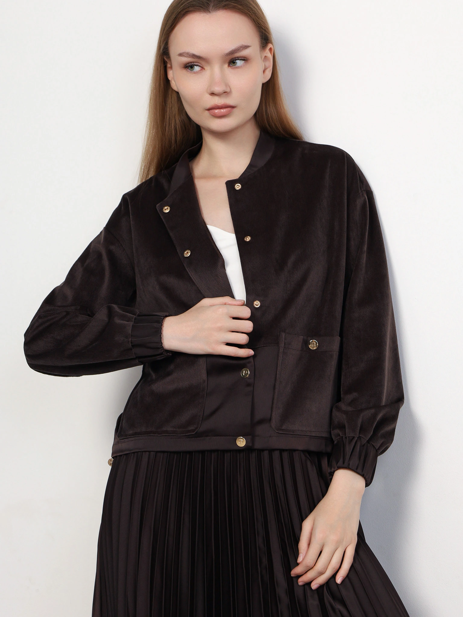 Жакет прямого кроя с кулиской по низу